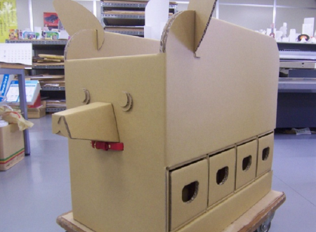 中古文具回収ロボット、犬 (段ボール製)