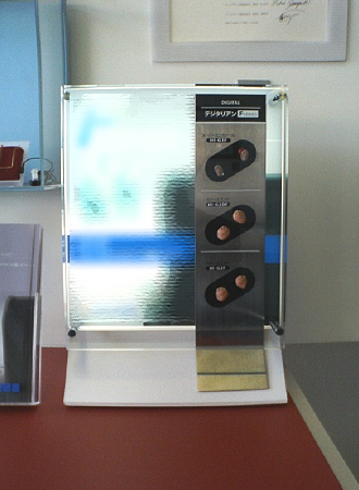 製品展示用ディスプレイ (金属・アクリル製)
